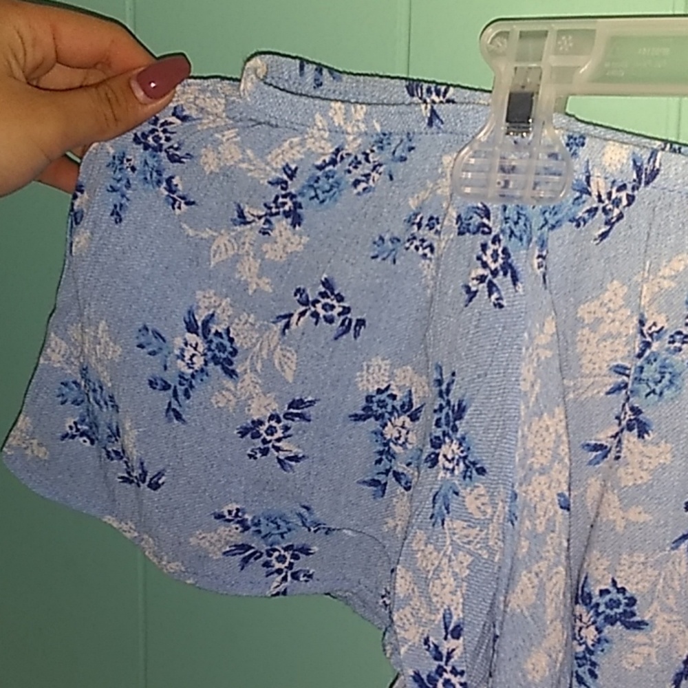 Crop Top - Picture 2 of 4